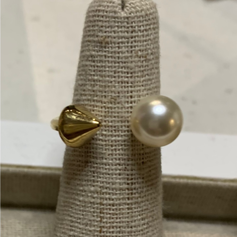 Adjustable pearl ring